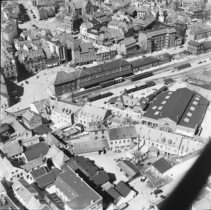 Oversigtsbillede af Svendborg station og bymidte anno 1900 tallet
